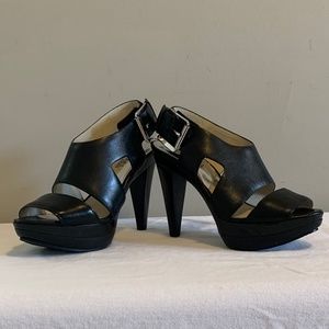 MICHEAL Micheal Kors Black Platform Buckle Heels